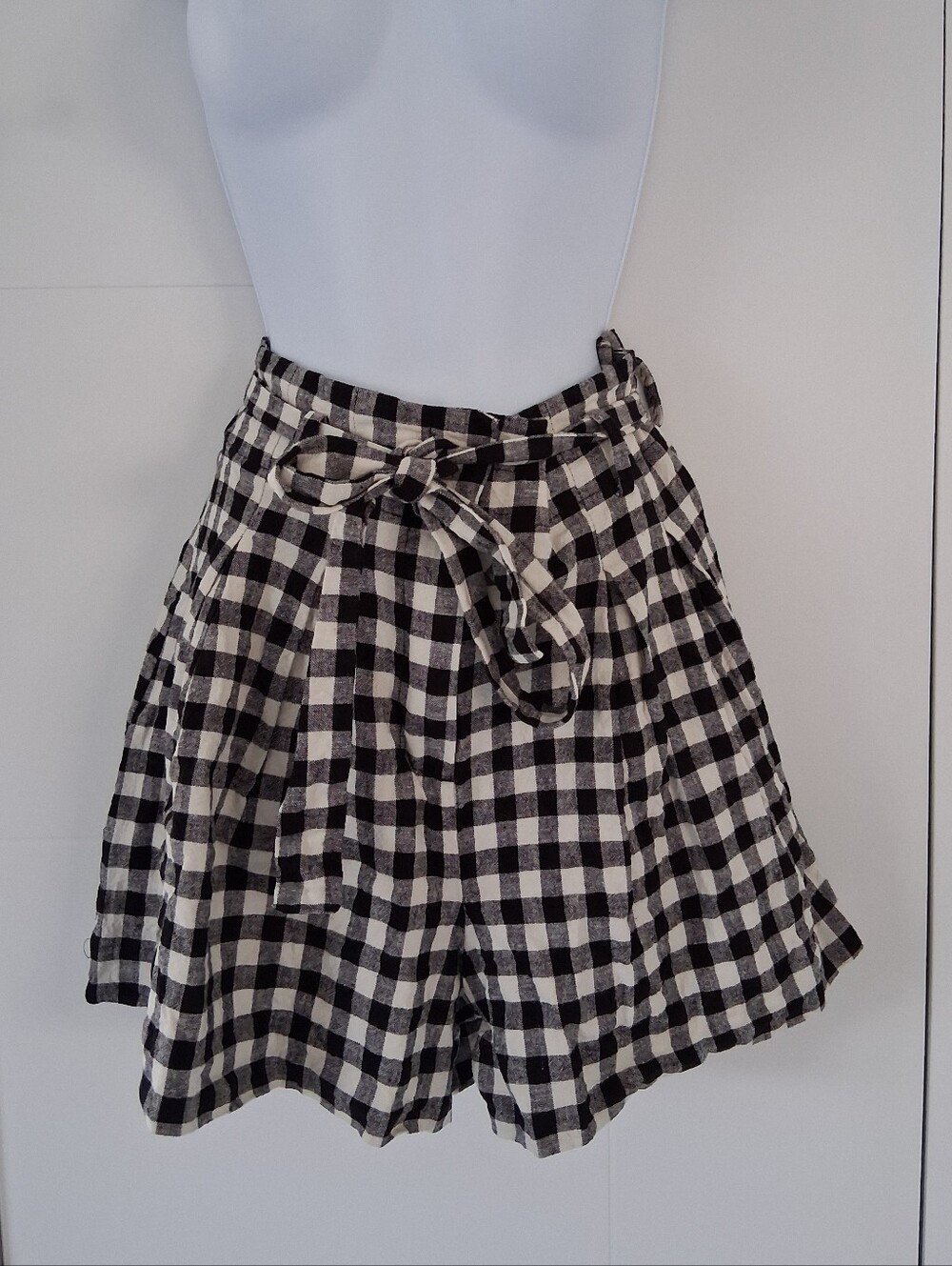 Zara/ Black & White Gingham Tie-Waist Shorts/ Linen Blend/ Size US M